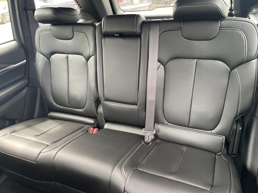 new 2025 Jeep Grand Cherokee car, priced at $41,532