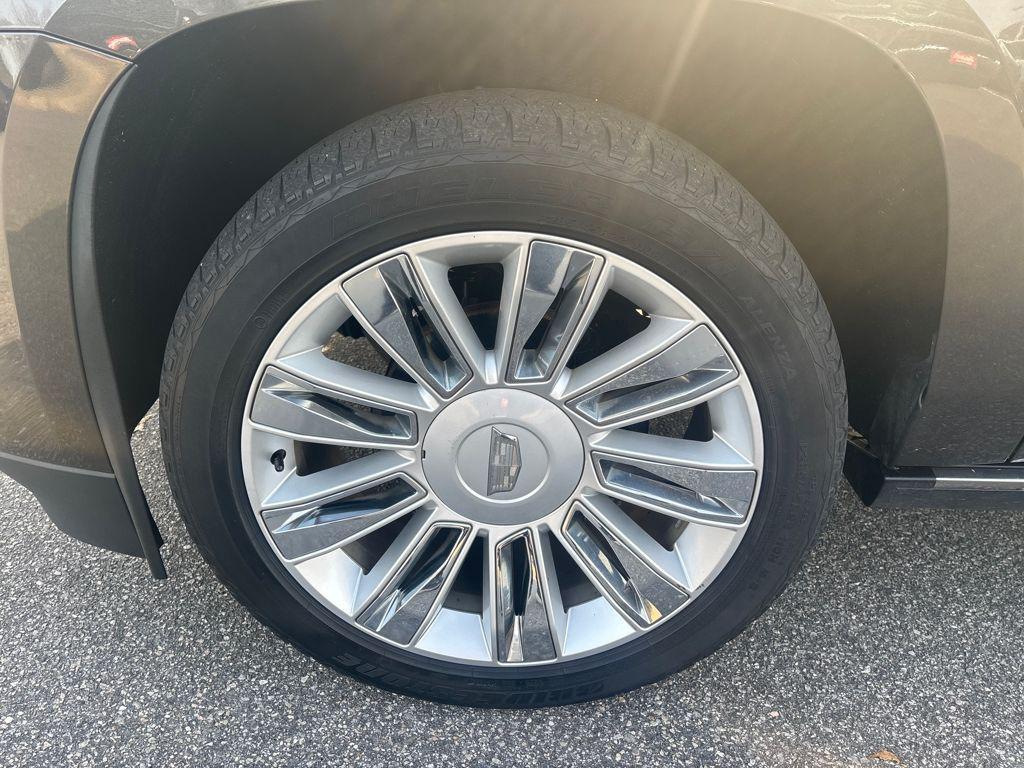 used 2020 Cadillac Escalade car, priced at $32,380