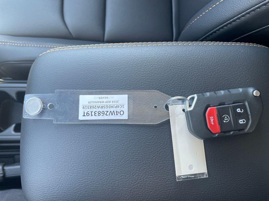 new 2025 Jeep Wrangler car, priced at $48,986