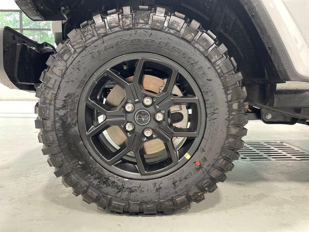 new 2025 Jeep Gladiator car, priced at $39,690