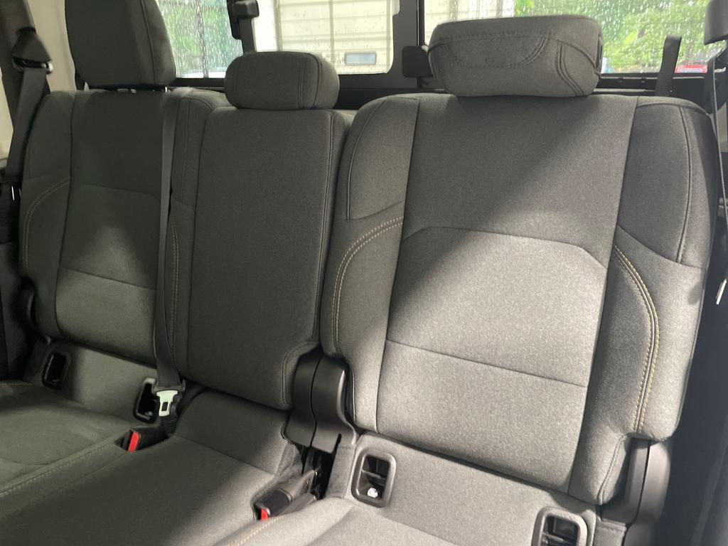 new 2025 Jeep Gladiator car, priced at $39,690