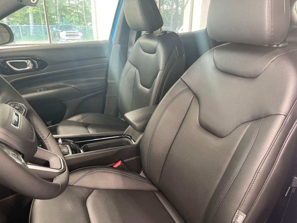 new 2025 Jeep Compass car, priced at $30,000