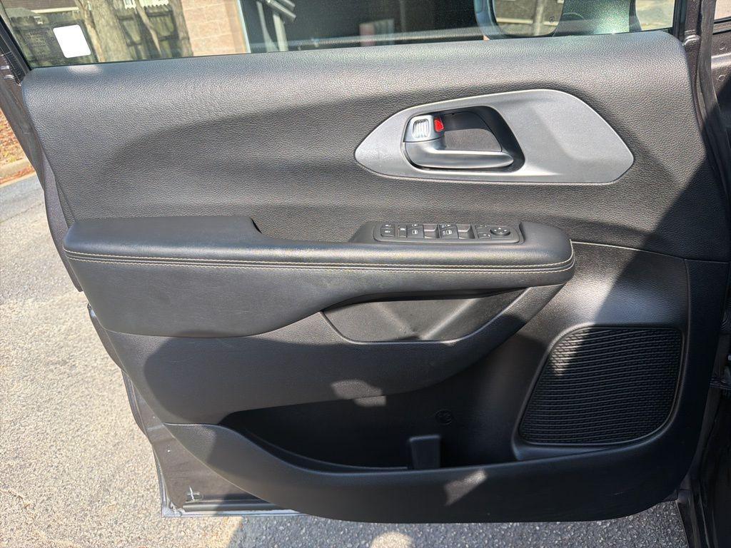 used 2019 Chrysler Pacifica car, priced at $9,990