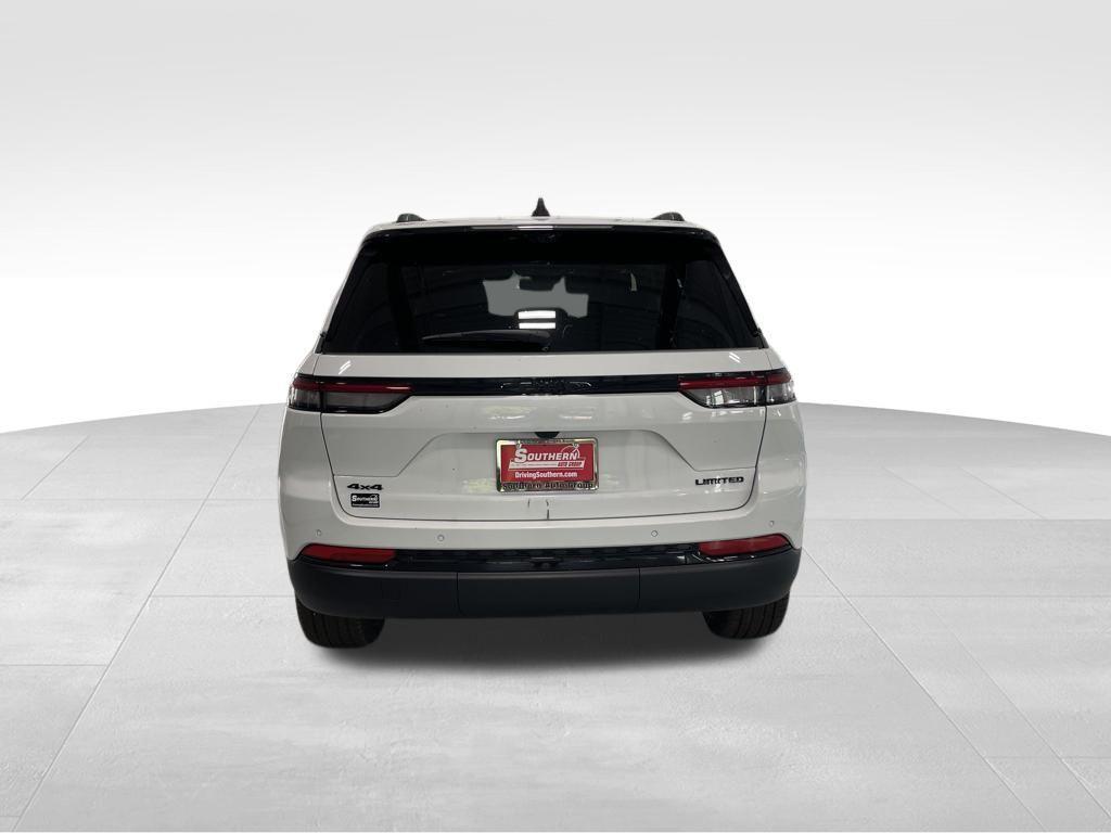 new 2025 Jeep Grand Cherokee car, priced at $42,872