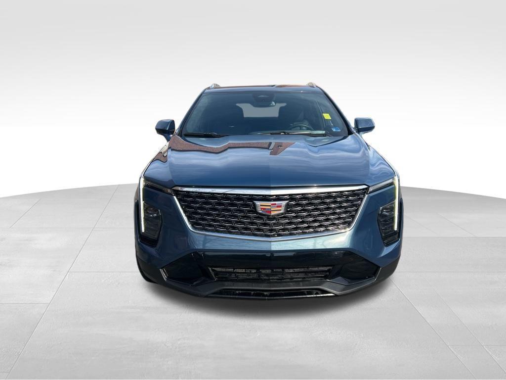 used 2025 Cadillac XT4 car, priced at $30,880