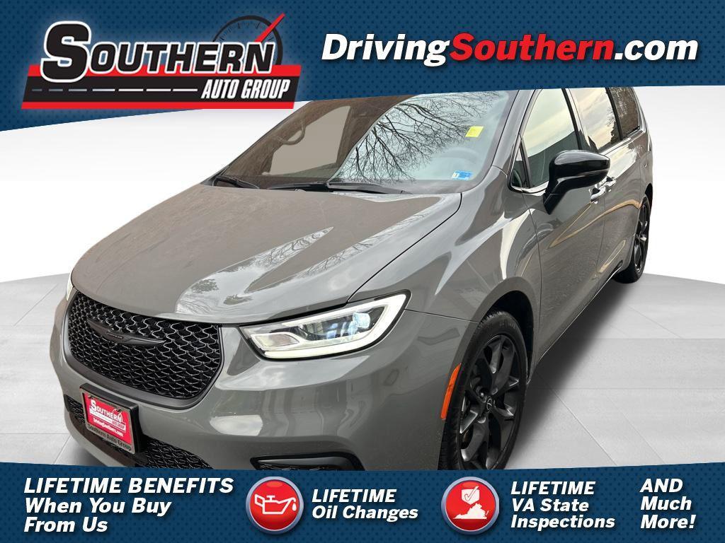 used 2025 Chrysler Pacifica car, priced at $32,910