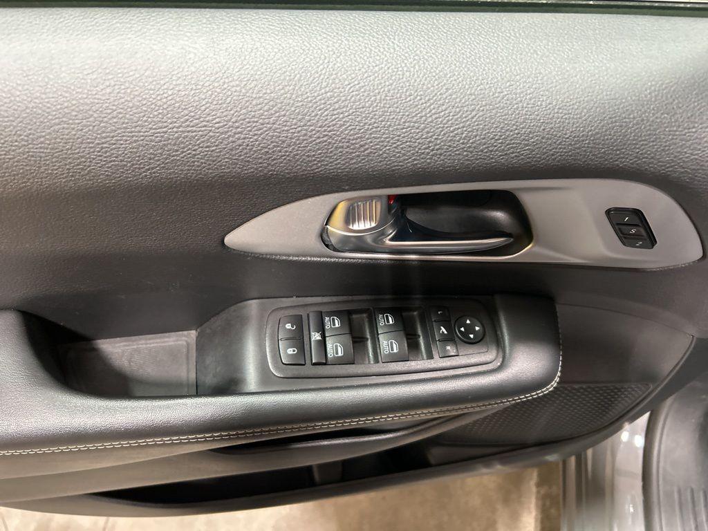 used 2025 Chrysler Pacifica car, priced at $32,910