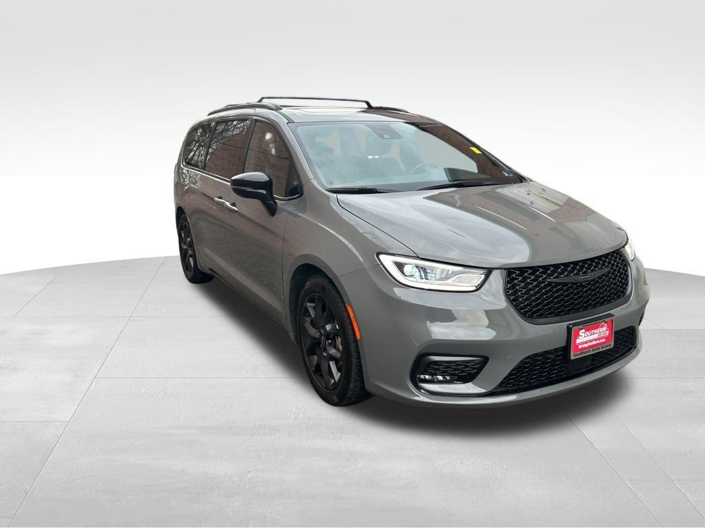 used 2025 Chrysler Pacifica car, priced at $32,910
