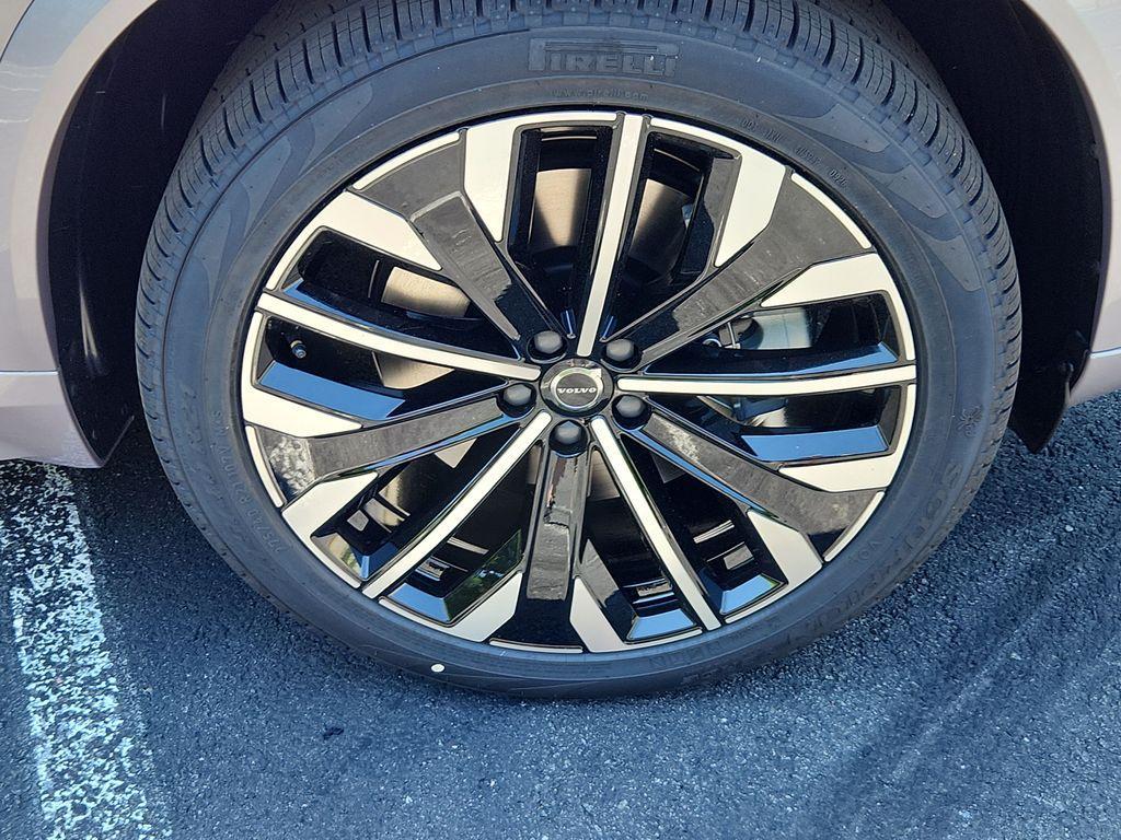 new 2026 Volvo XC90 Plug-In Hybrid car, priced at $88,295