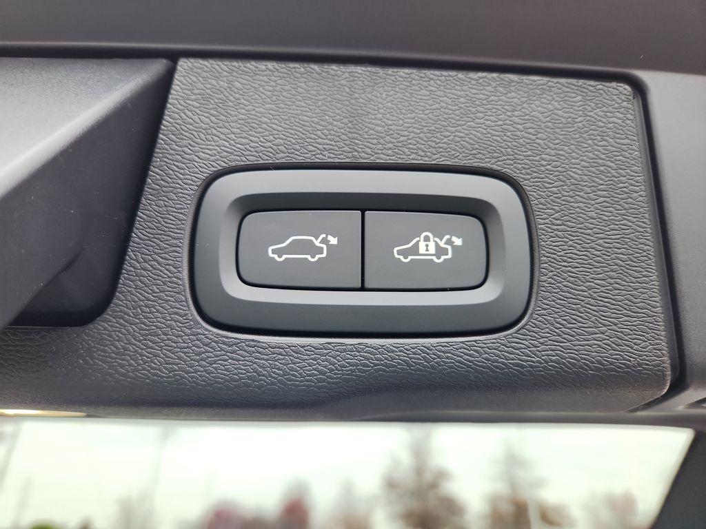 new 2026 Volvo XC60 car, priced at $55,485