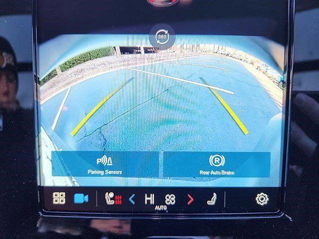 new 2025 Volvo XC40 car, priced at $40,793