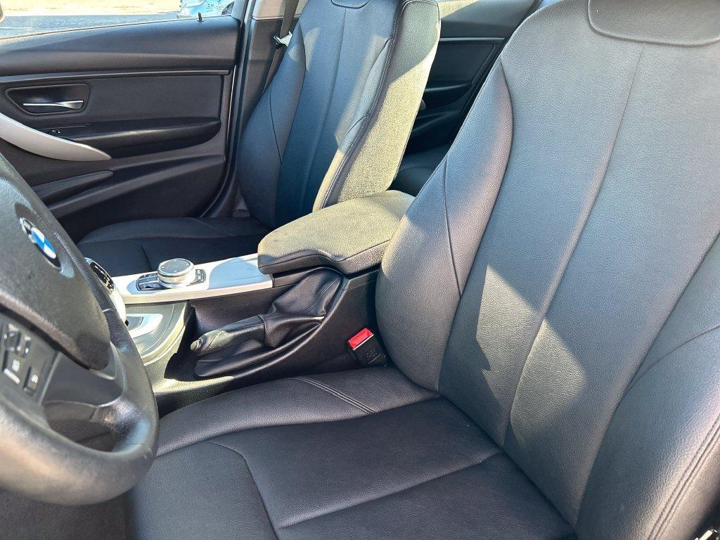 BMW 3 Series view 21