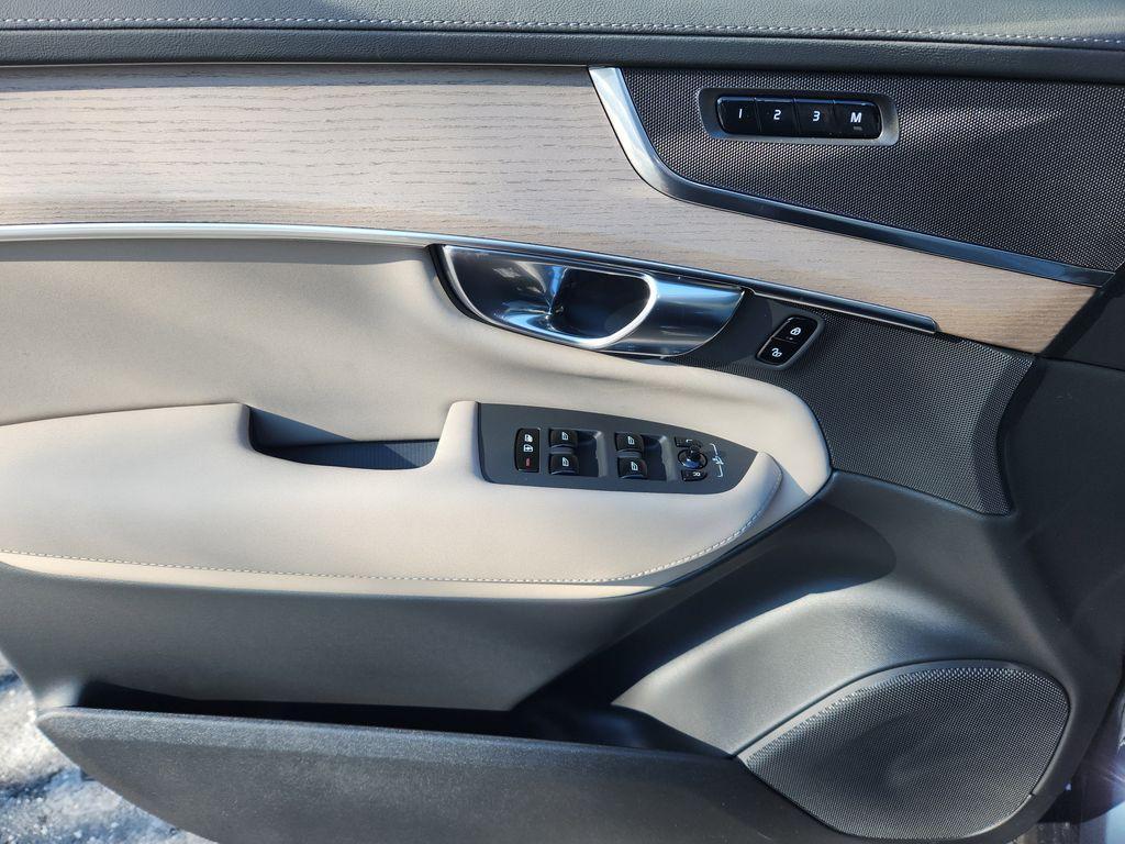 new 2026 Volvo XC90 Plug-In Hybrid car, priced at $78,695