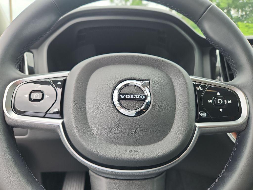 used 2023 Volvo XC60 car, priced at $35,481