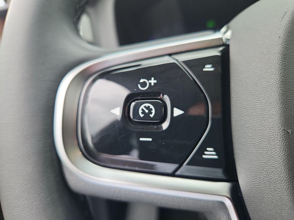 used 2023 Volvo XC60 car, priced at $35,481