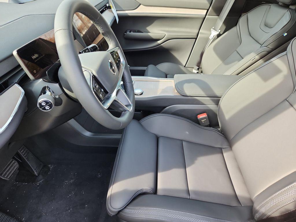 new 2025 Volvo EX90 car, priced at $71,256