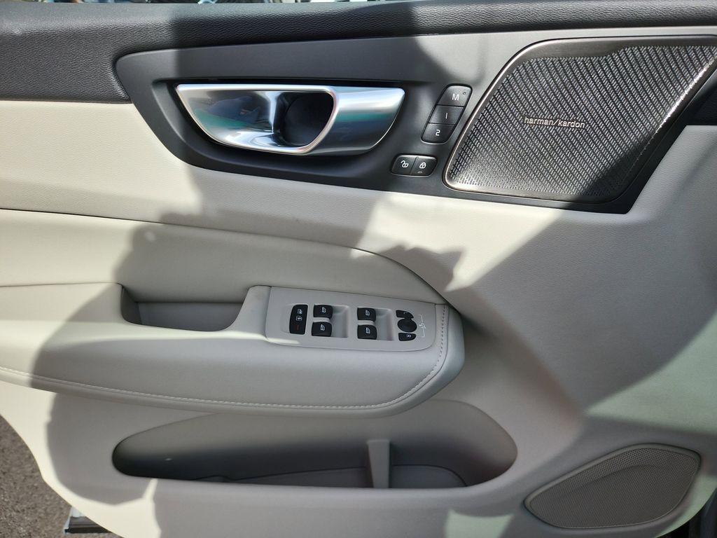 new 2026 Volvo XC60 car, priced at $61,435