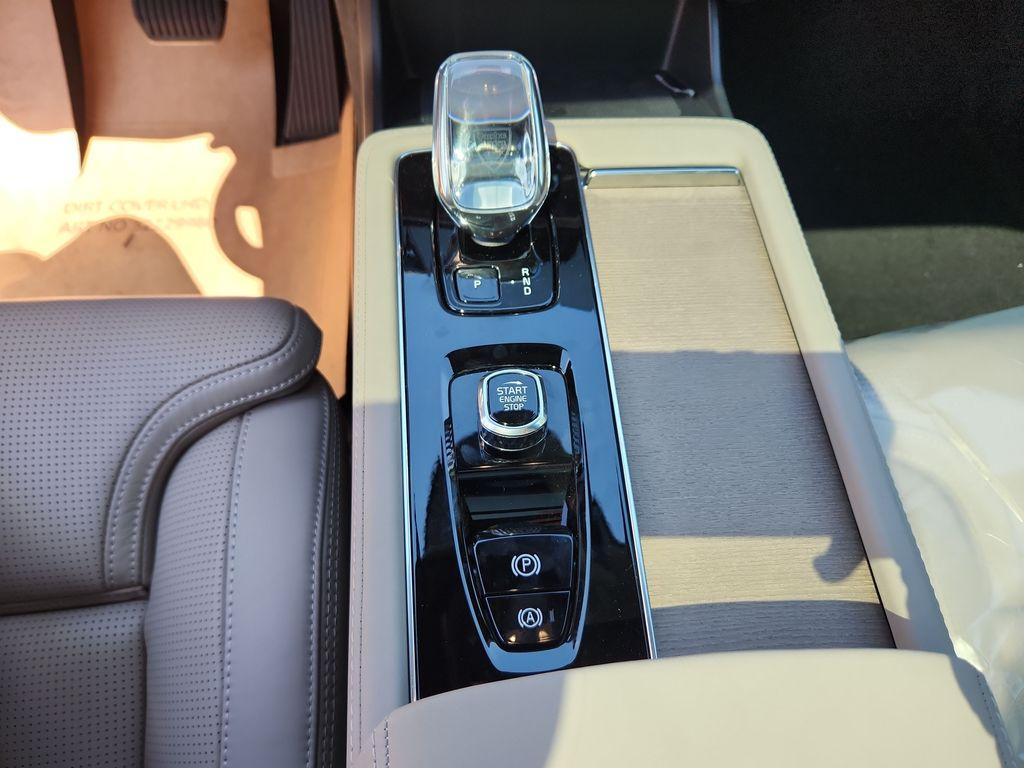 new 2026 Volvo XC90 Plug-In Hybrid car, priced at $86,595