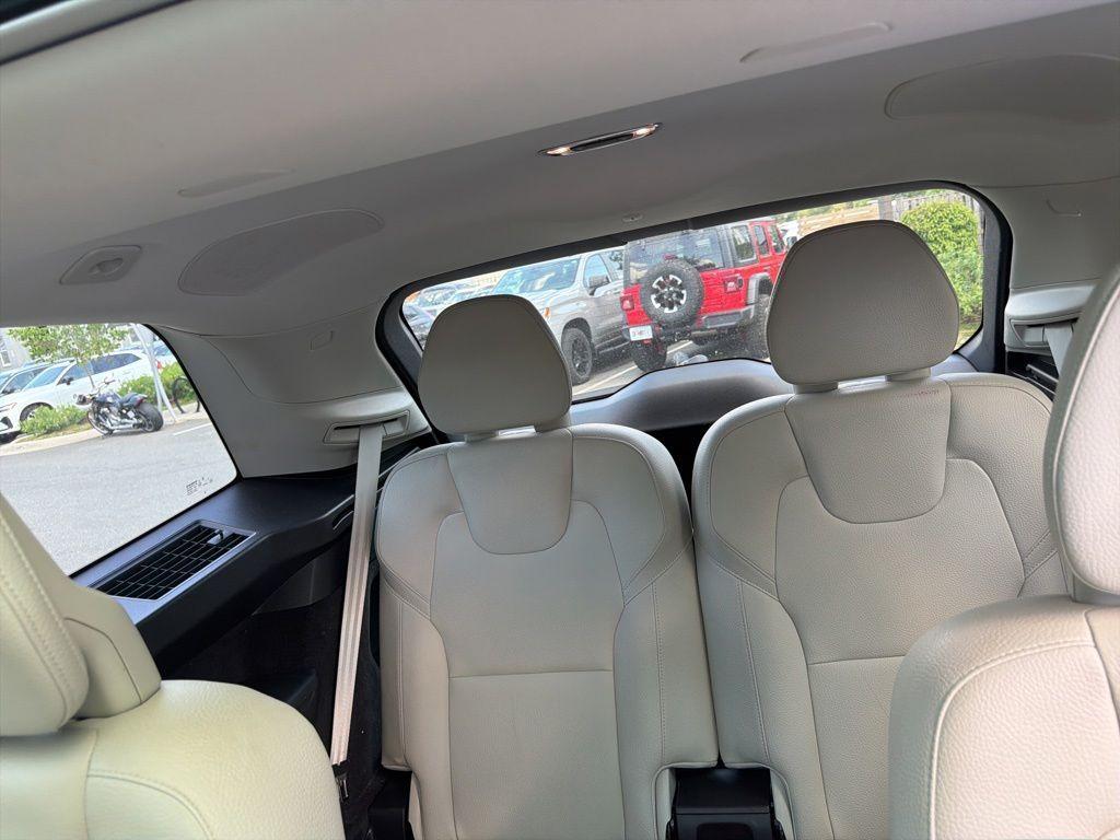 used 2022 Volvo XC90 Recharge Plug-In Hybrid car, priced at $40,995