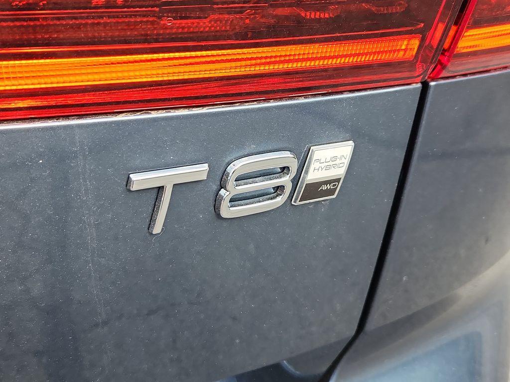 new 2026 Volvo XC60 Plug-In Hybrid car, priced at $64,095