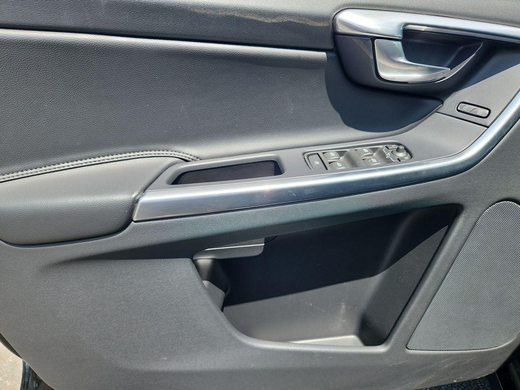 used 2016 Volvo XC60 car, priced at $17,780