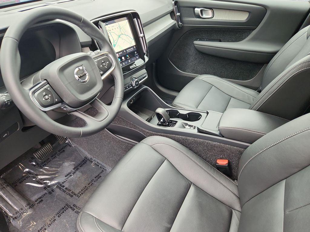 used 2025 Volvo XC40 car, priced at $29,990