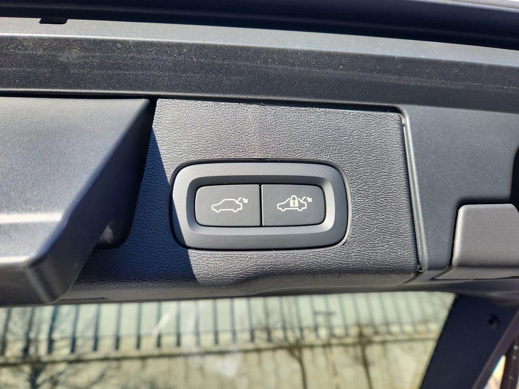 new 2026 Volvo XC60 Plug-In Hybrid car, priced at $61,495