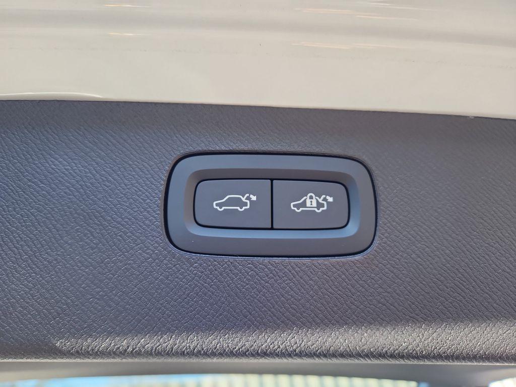 new 2026 Volvo XC90 Plug-In Hybrid car, priced at $79,075