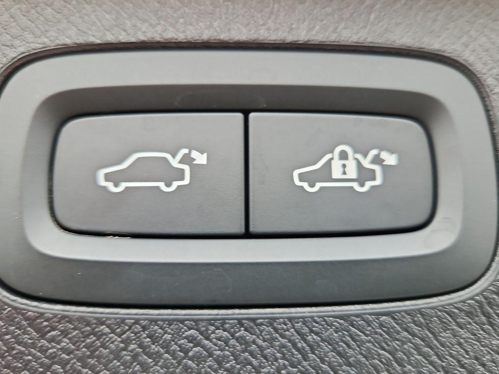 new 2026 Volvo XC90 Plug-In Hybrid car, priced at $84,795