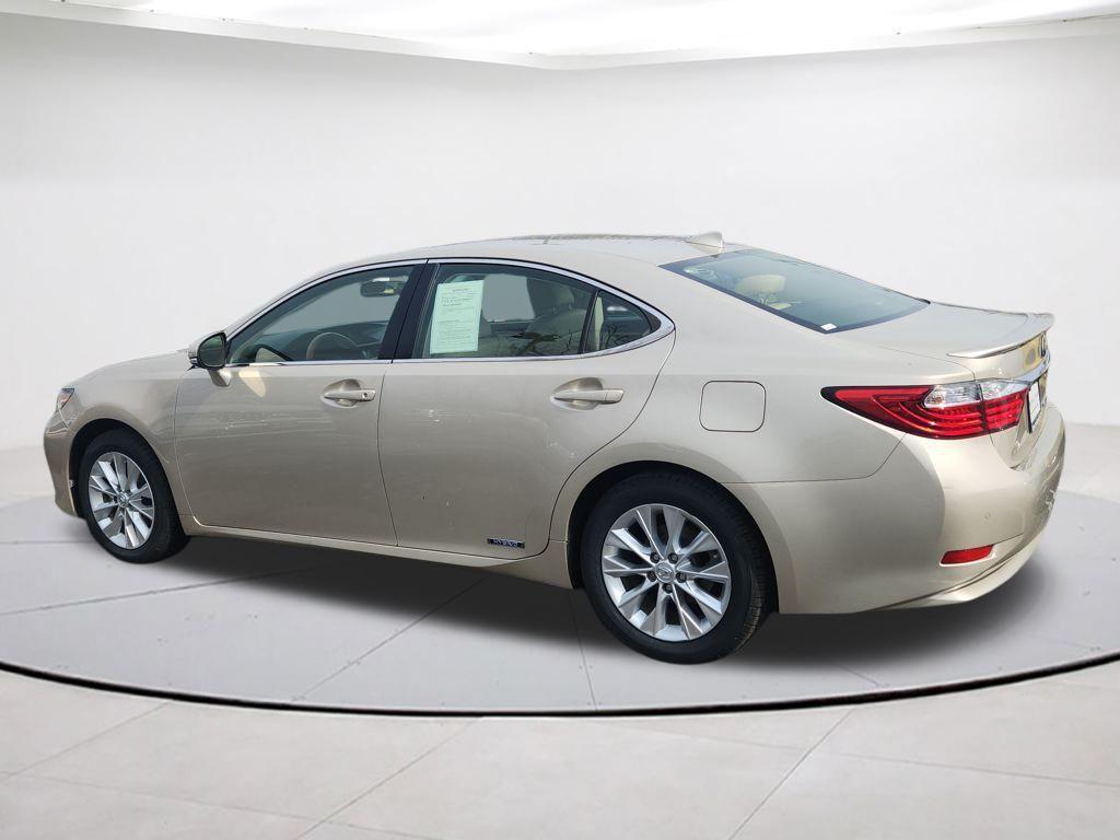 used 2015 Lexus ES 300h car, priced at $16,890