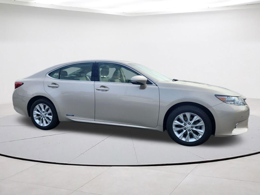 used 2015 Lexus ES 300h car, priced at $16,890