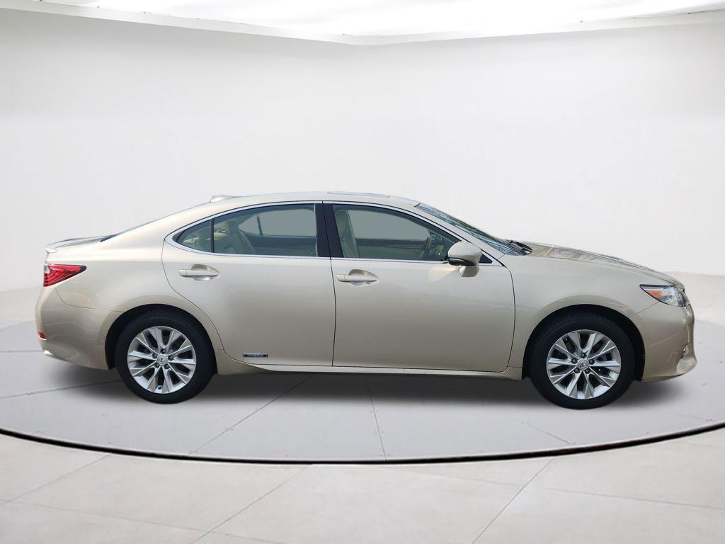 used 2015 Lexus ES 300h car, priced at $16,890