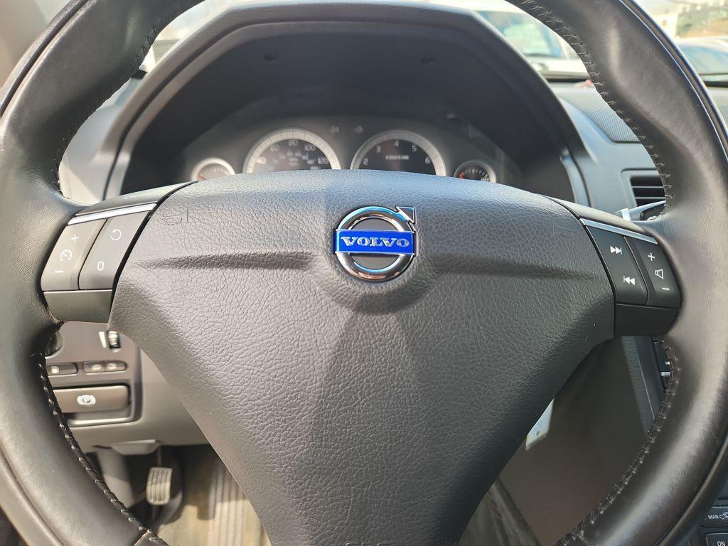 used 2014 Volvo XC90 car, priced at $9,770