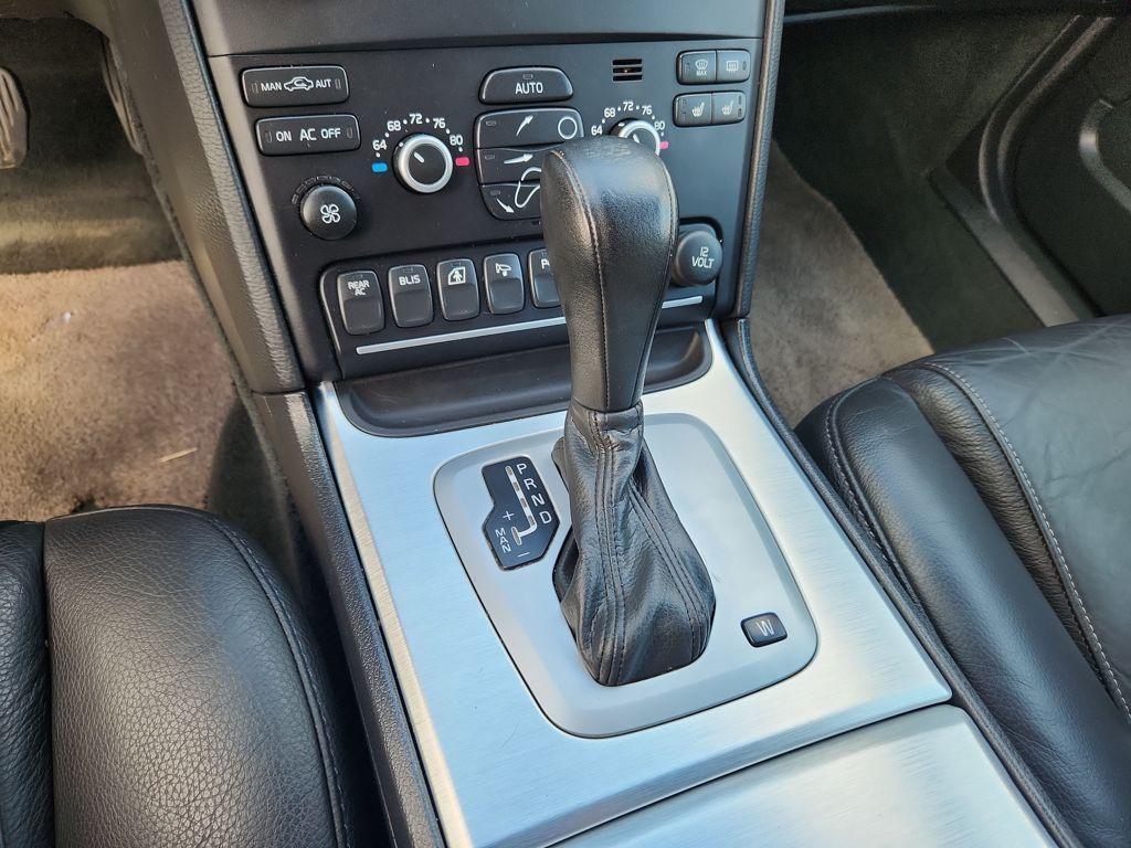 used 2014 Volvo XC90 car, priced at $9,770