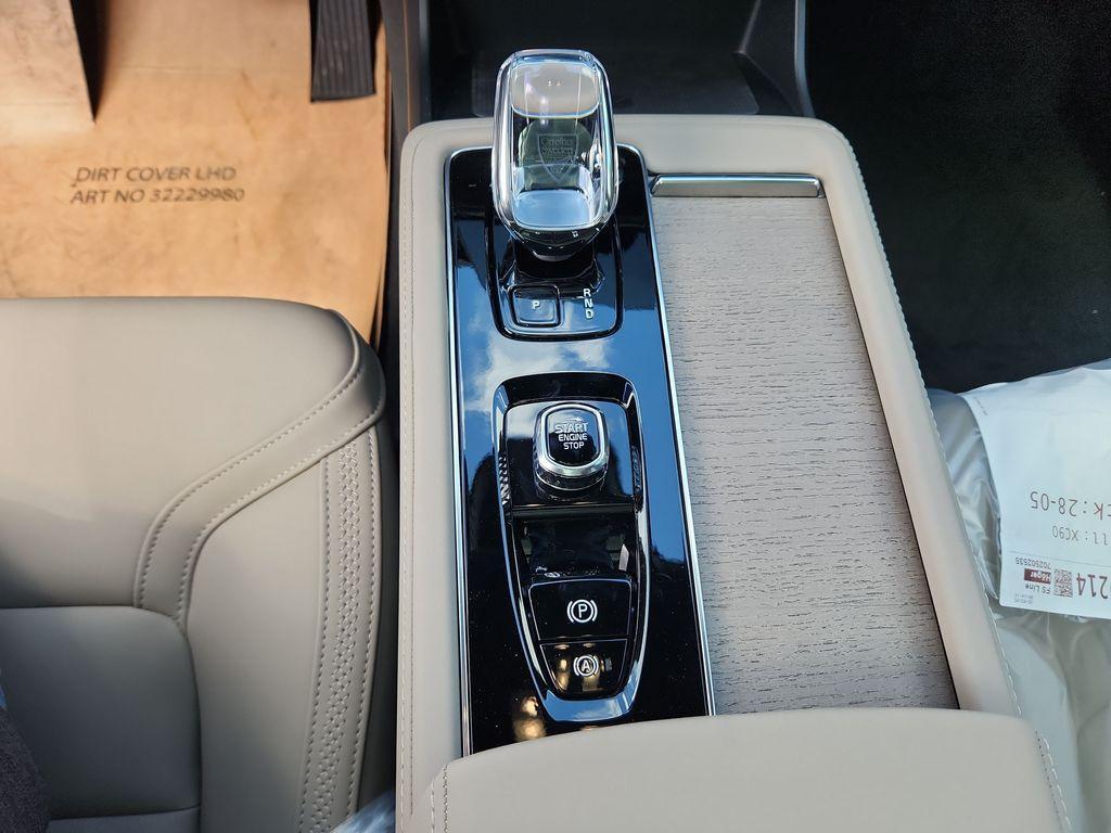 new 2026 Volvo XC90 Plug-In Hybrid car, priced at $80,245