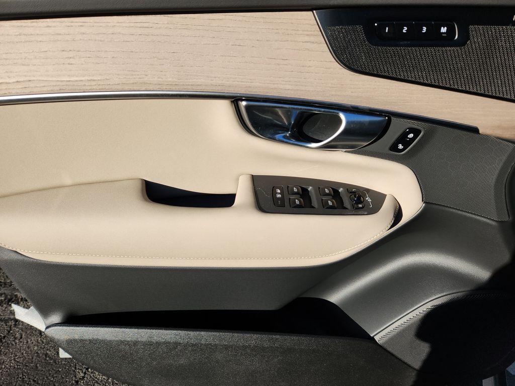 new 2026 Volvo XC90 Plug-In Hybrid car, priced at $79,375