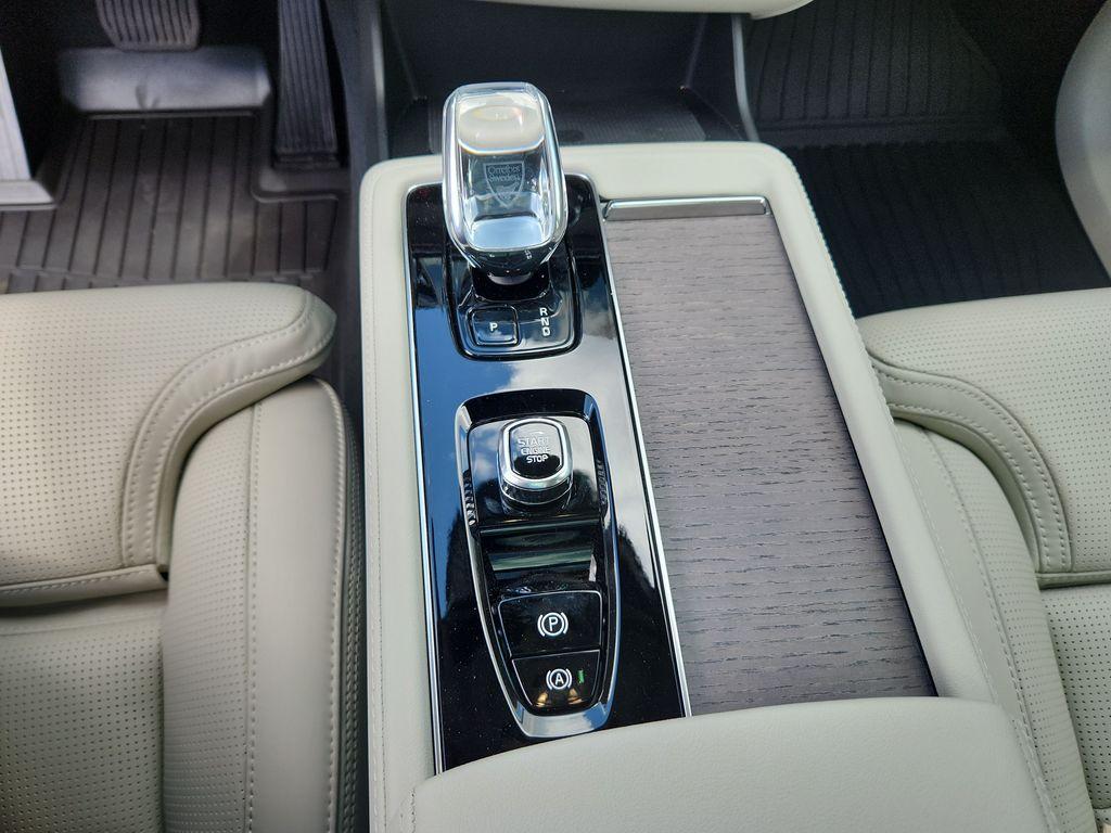 new 2026 Volvo XC90 Plug-In Hybrid car, priced at $92,705