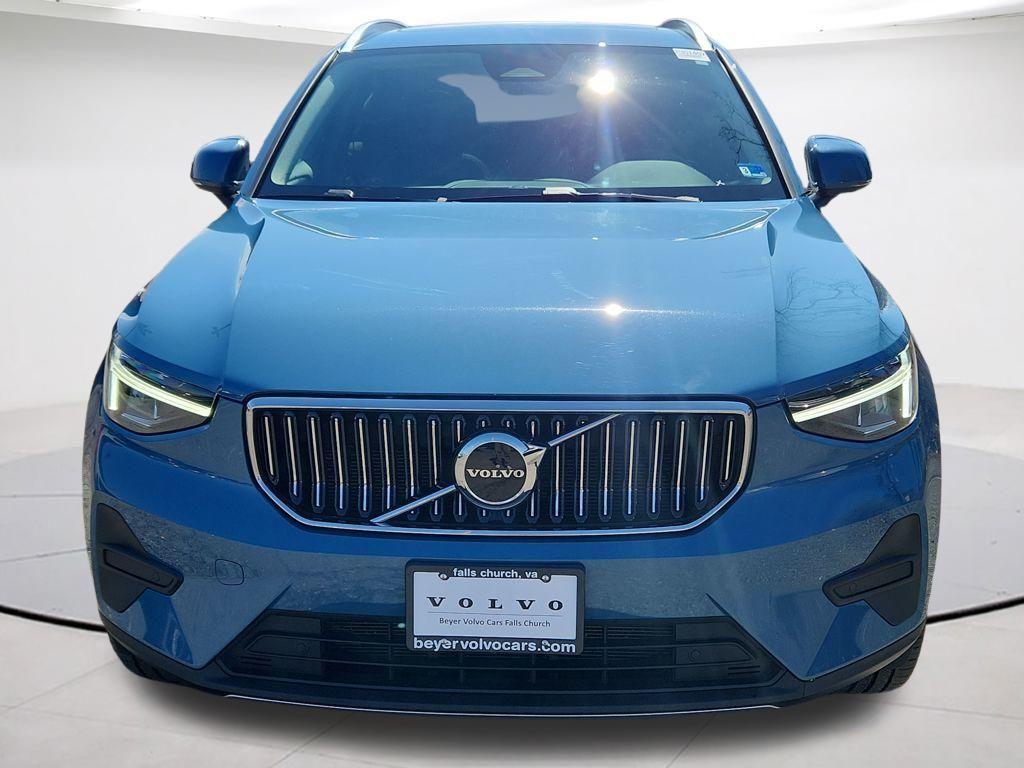 used 2025 Volvo XC40 car, priced at $29,990
