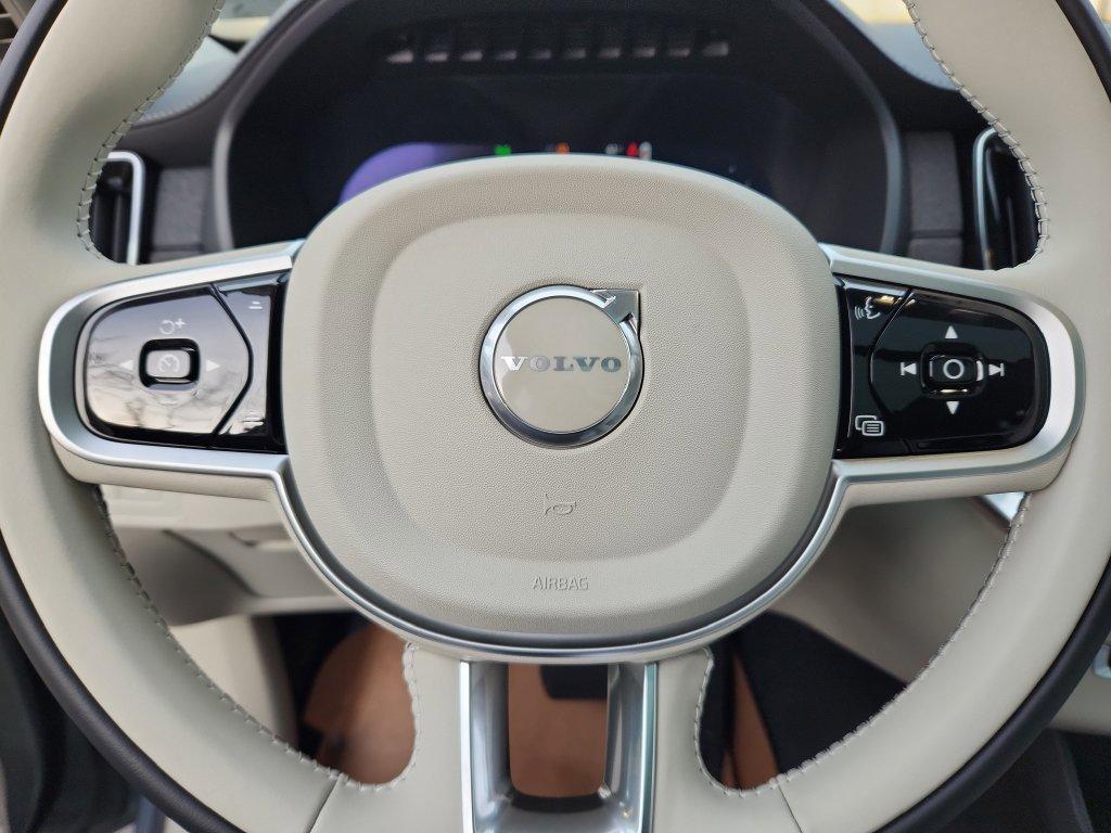 new 2026 Volvo XC90 Plug-In Hybrid car, priced at $85,745