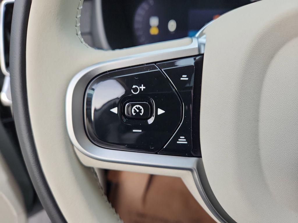 new 2026 Volvo XC90 Plug-In Hybrid car, priced at $83,245