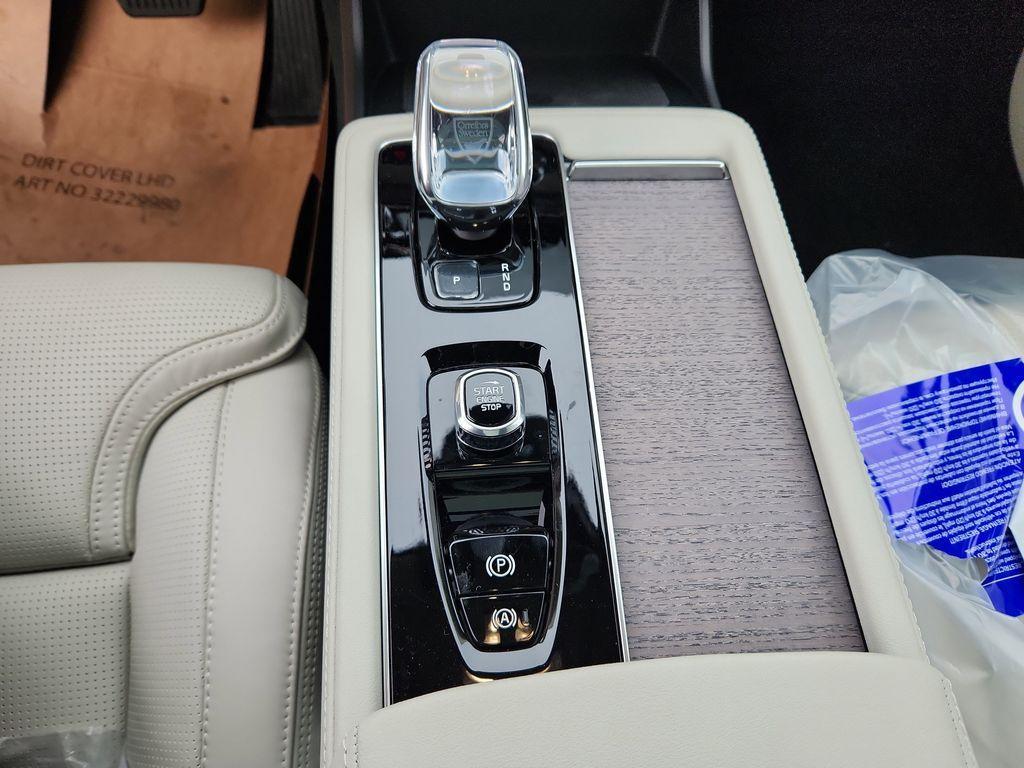 new 2026 Volvo XC90 Plug-In Hybrid car, priced at $83,245