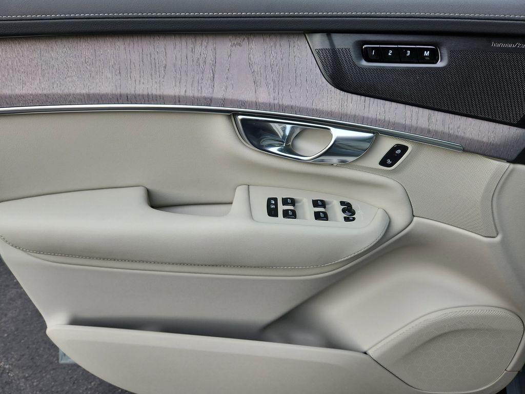 new 2026 Volvo XC90 Plug-In Hybrid car, priced at $83,245