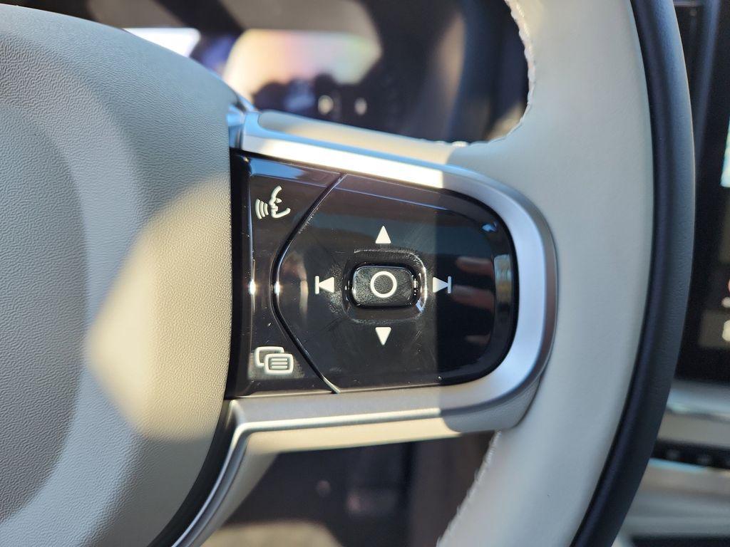 new 2026 Volvo XC60 car, priced at $59,195