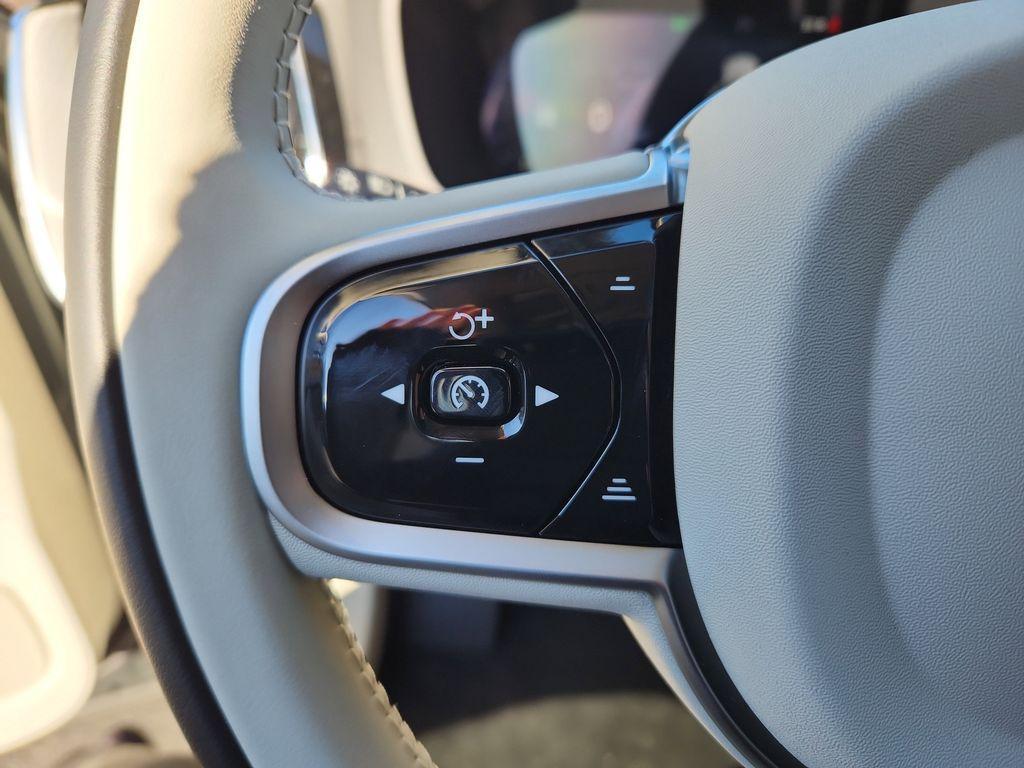 new 2026 Volvo XC60 car, priced at $59,195