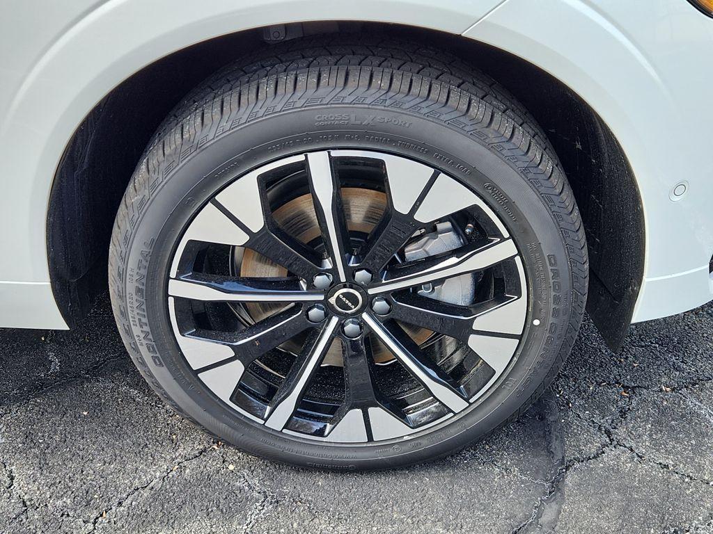 new 2026 Volvo XC60 Plug-In Hybrid car, priced at $67,705