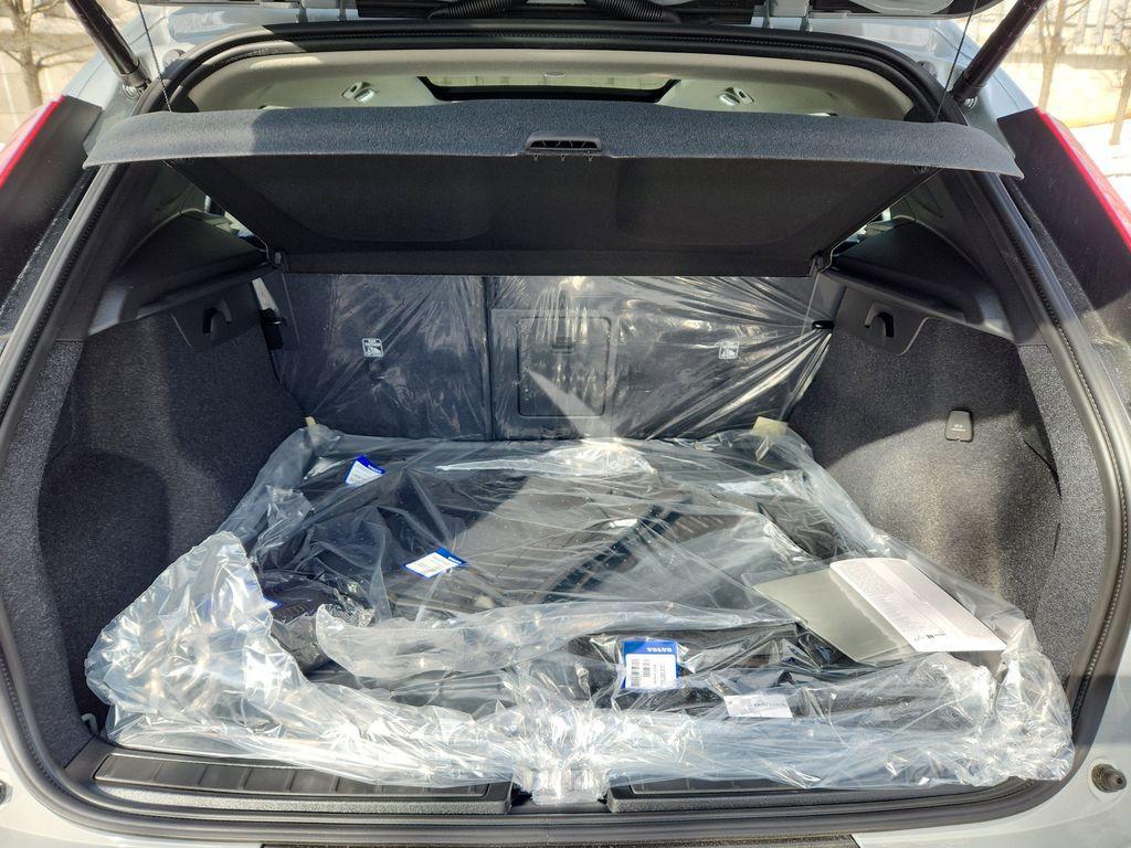 new 2026 Volvo XC40 car, priced at $51,360