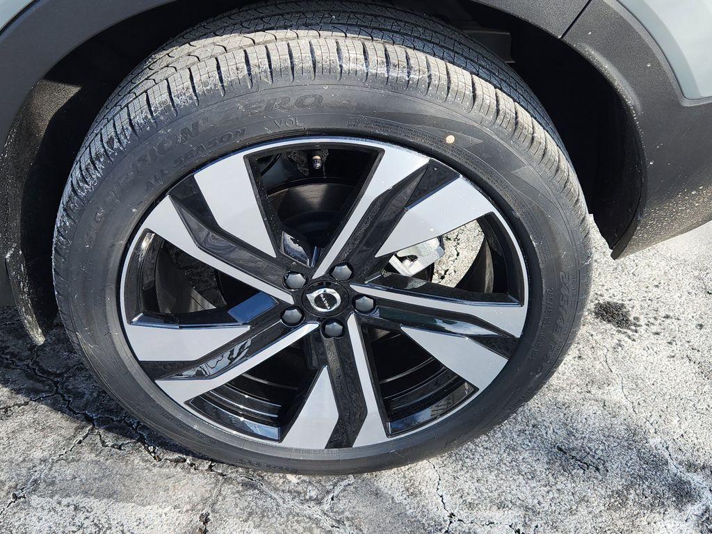 new 2026 Volvo XC40 car, priced at $51,360
