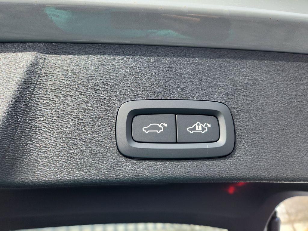 new 2026 Volvo XC40 car, priced at $51,360