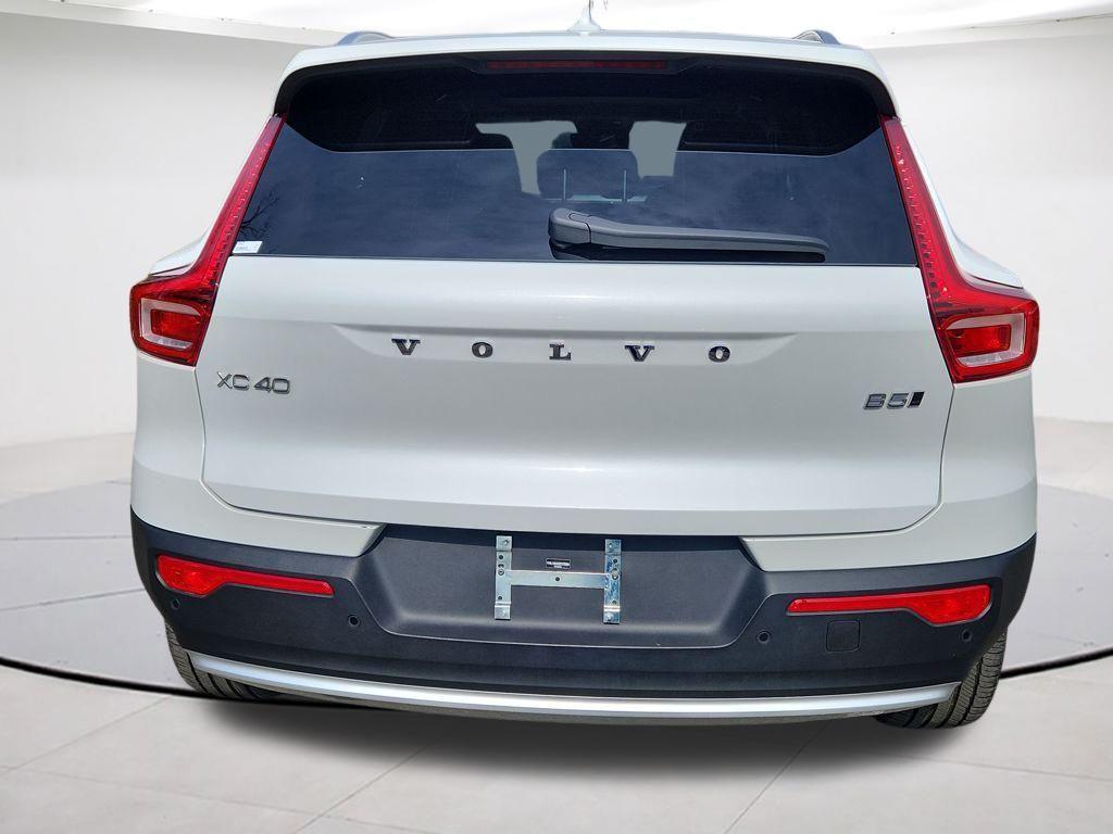 used 2025 Volvo XC40 car, priced at $31,120
