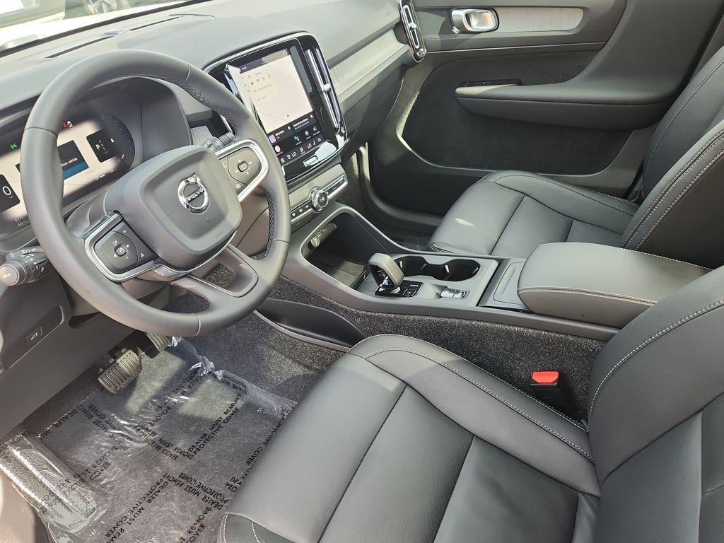 used 2025 Volvo XC40 car, priced at $31,120